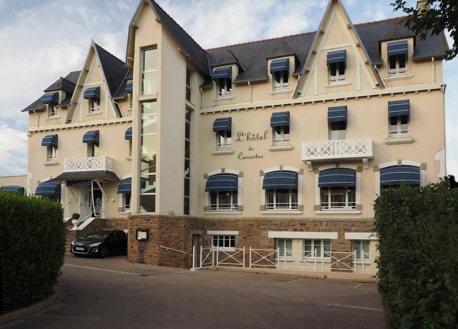 ****  Logis Hotel De Carantec France