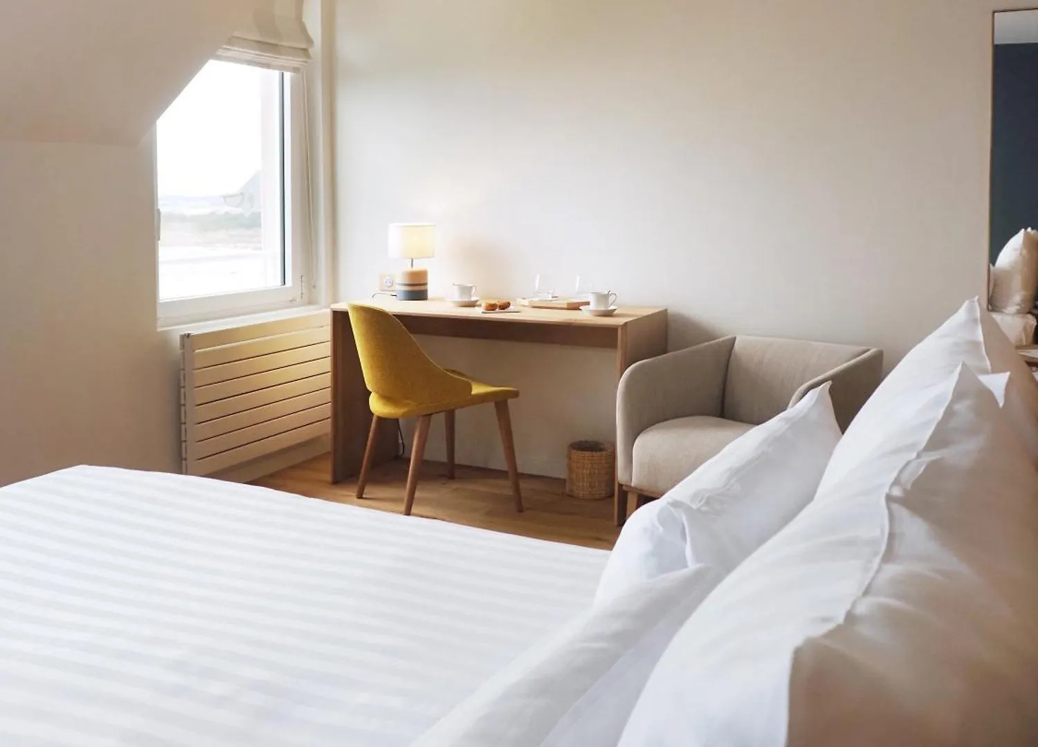 Logis Hotel De Carantec 4*,  France